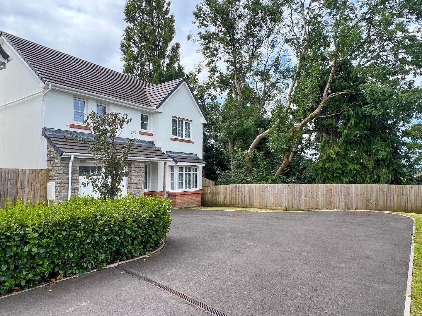 Llys Cerrig  Isaf, Pen-y-Fai, Bridgend County Borough, CF31 4FF